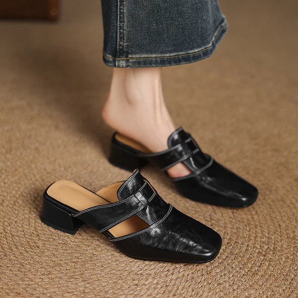Carolie | Mules con Correa y Punta Cuadrada