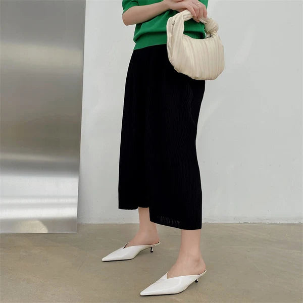 Katy | Mules de Punta con Escote en V