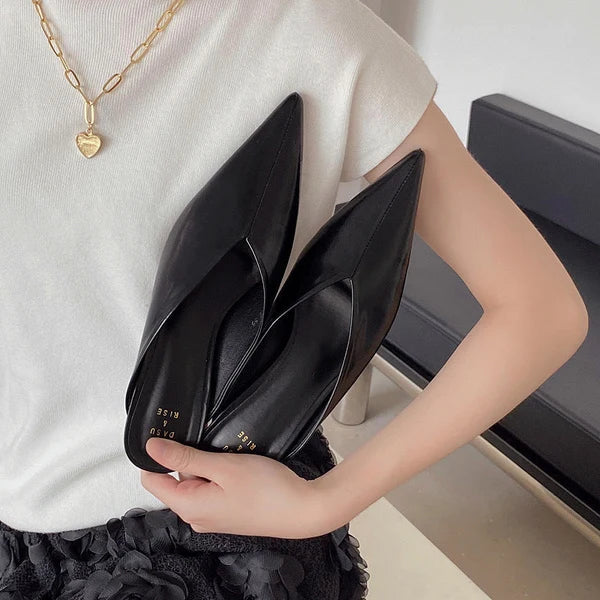Katy | Mules de Punta con Escote en V