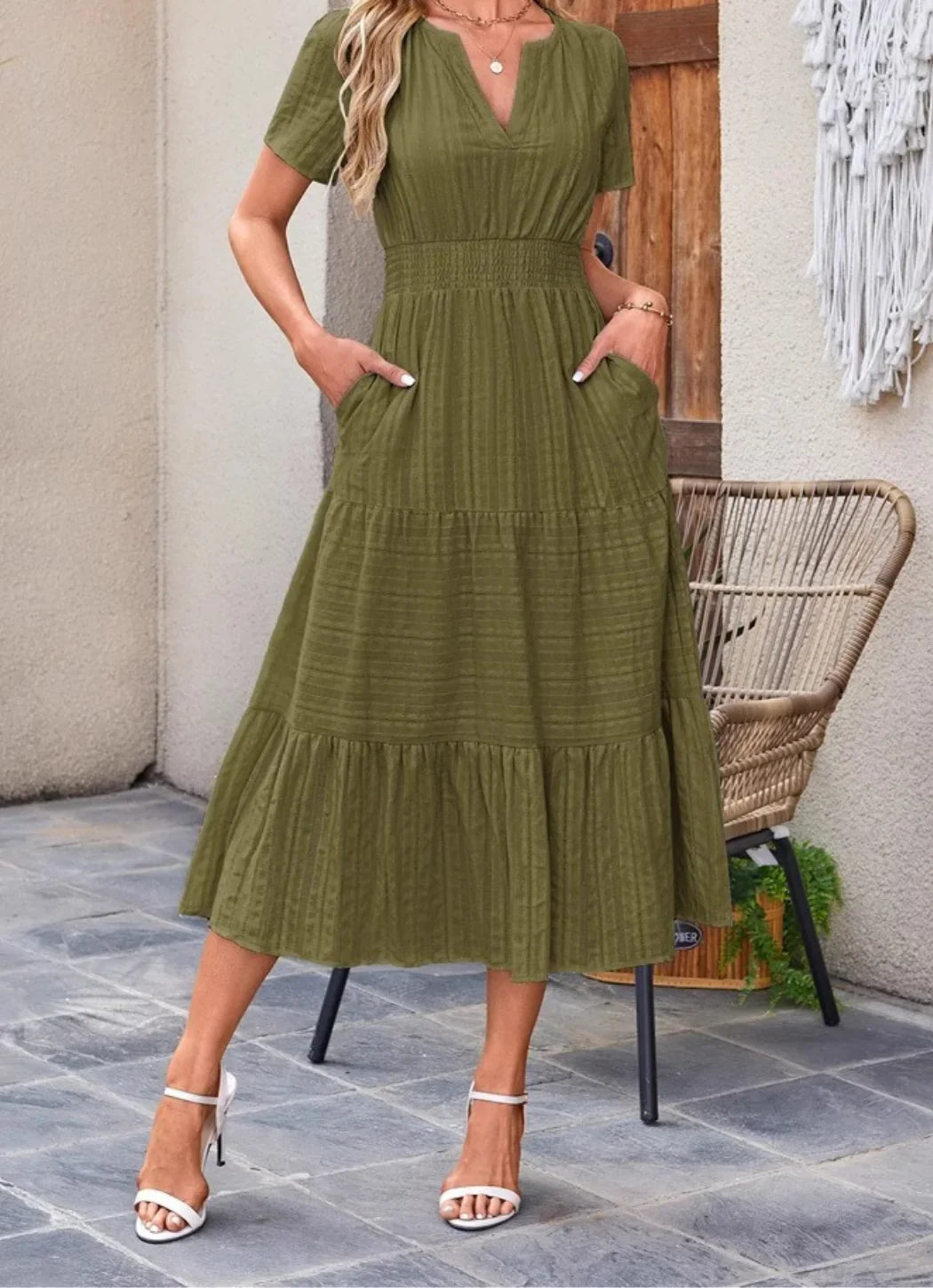 June | Vestido Midi con Escote en V Falda Escalonada y Bolsillos