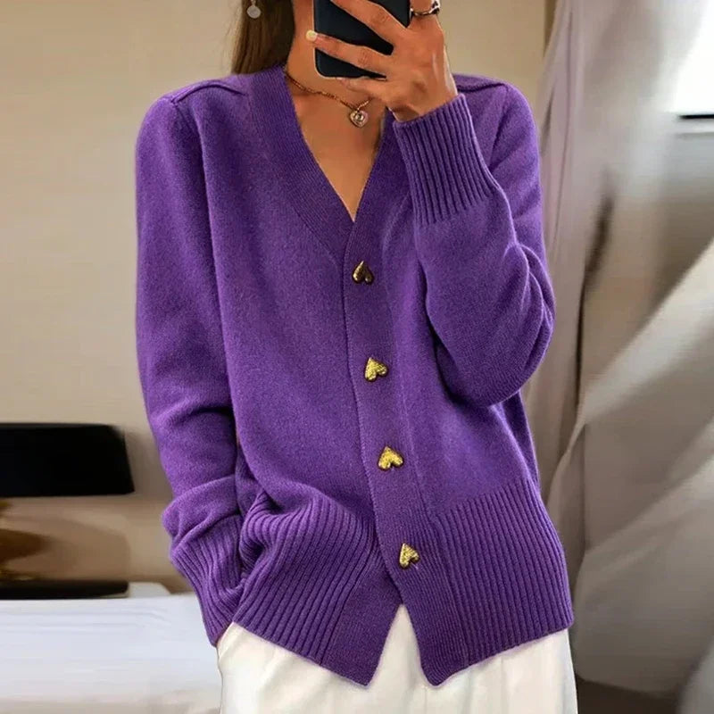 Noéline | Cárdigan Elegante de Cachemira con Botones en Forma de Corazón