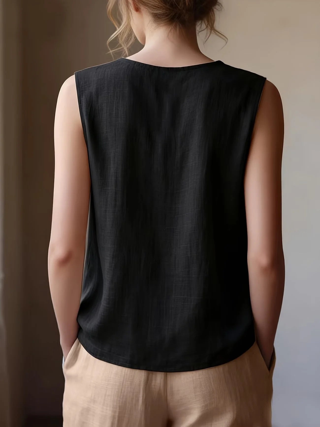 Safiya | Blusa sin Mangas con Cuello de Volantes
