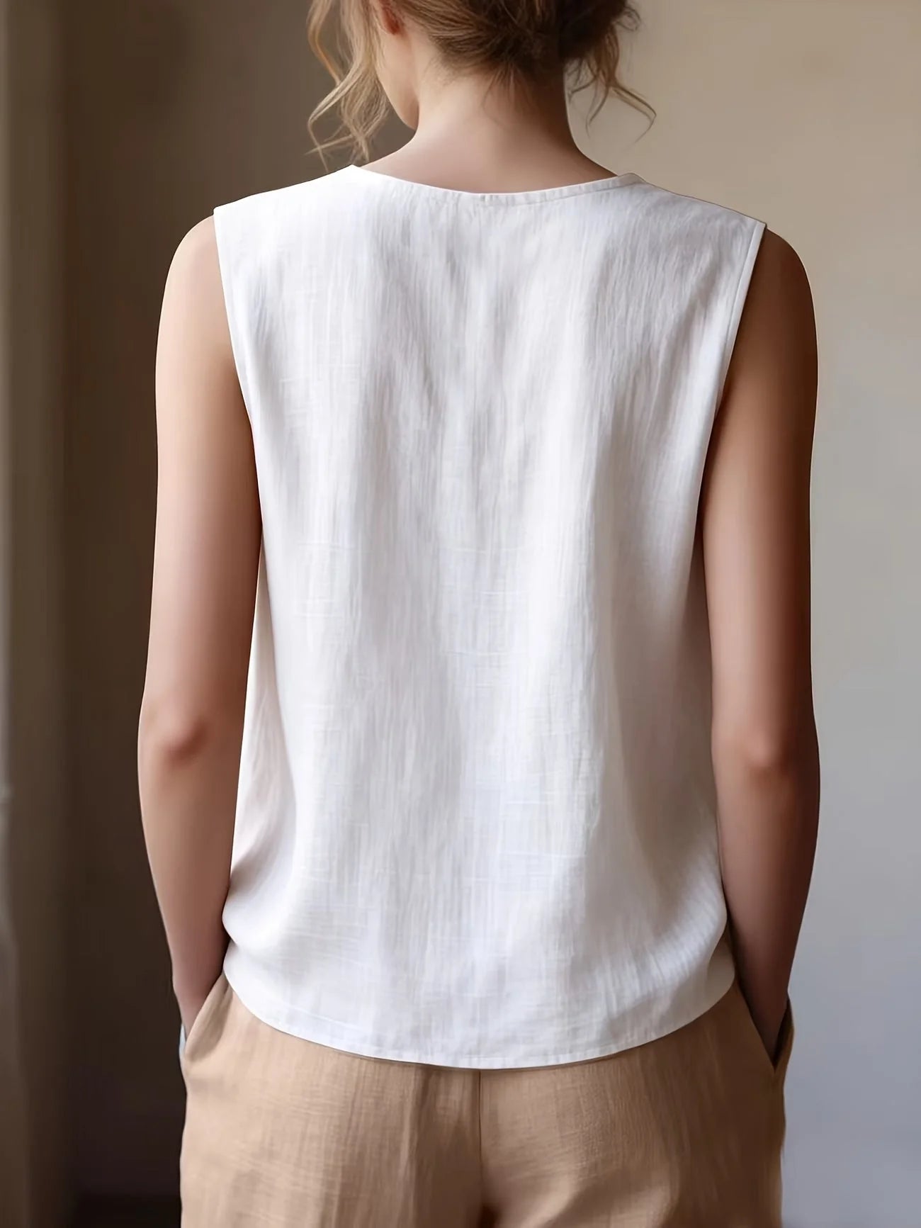 Safiya | Blusa sin Mangas con Cuello de Volantes