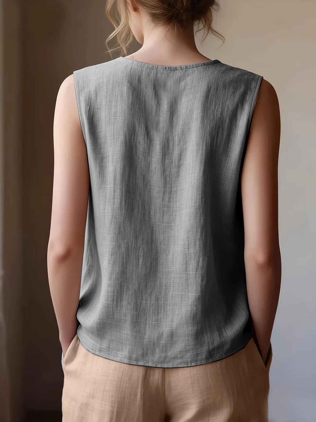 Safiya | Blusa sin Mangas con Cuello de Volantes