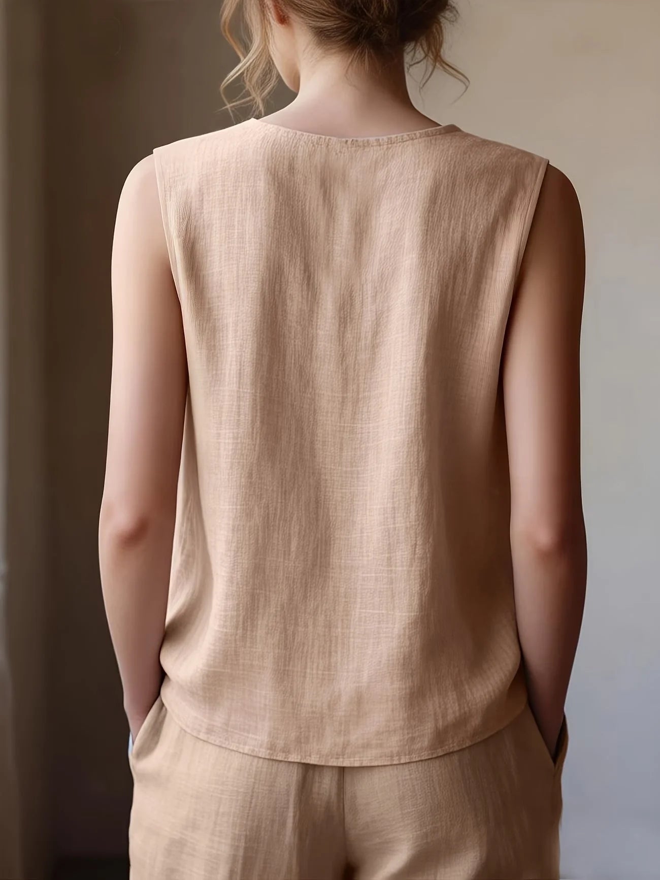 Safiya | Blusa sin Mangas con Cuello de Volantes