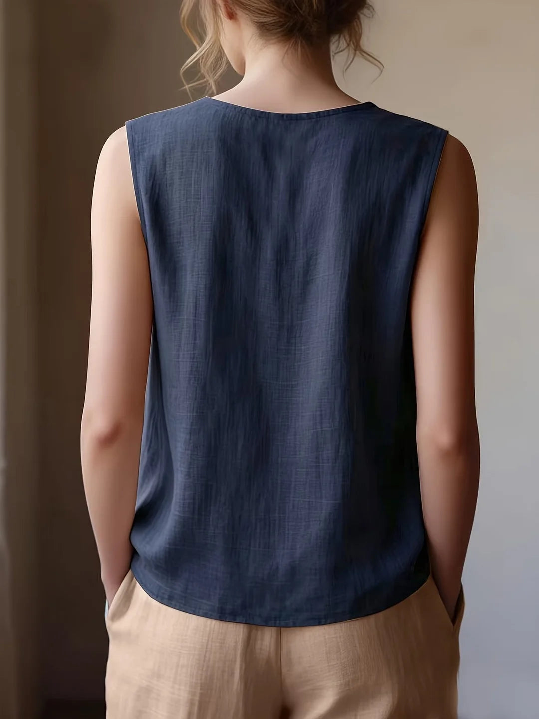 Safiya | Blusa sin Mangas con Cuello de Volantes