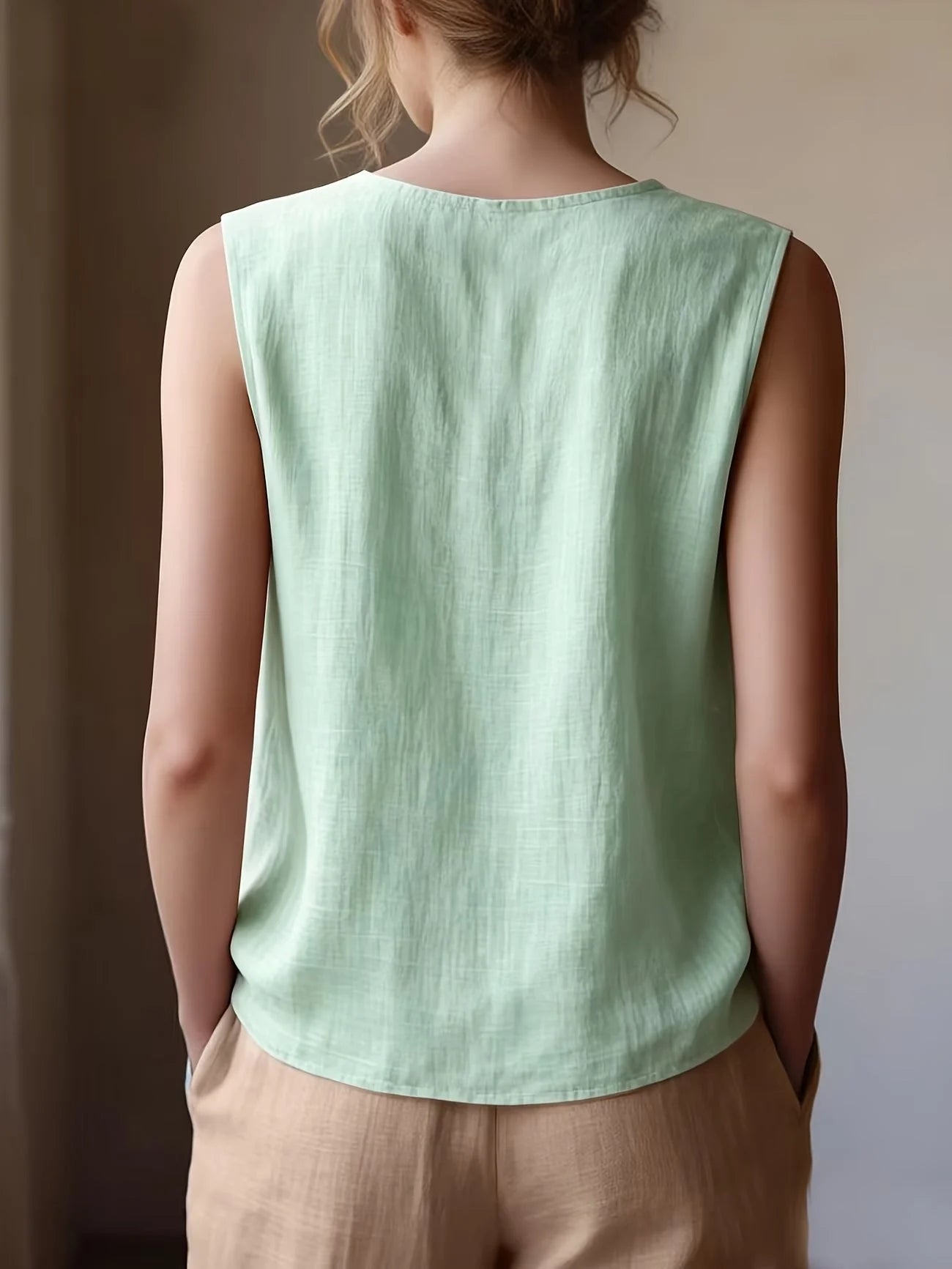Safiya | Blusa sin Mangas con Cuello de Volantes