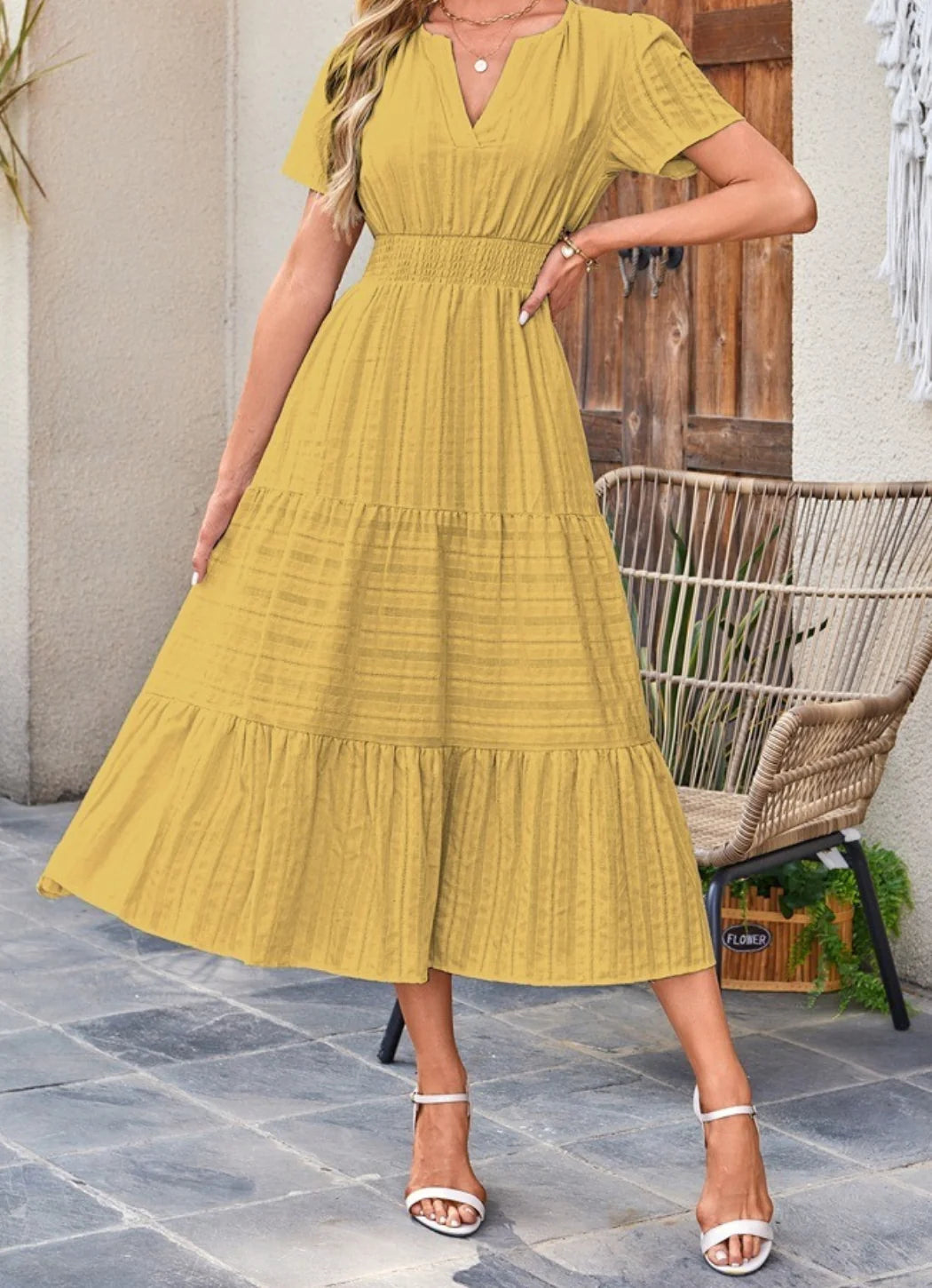 June | Vestido Midi con Escote en V Falda Escalonada y Bolsillos