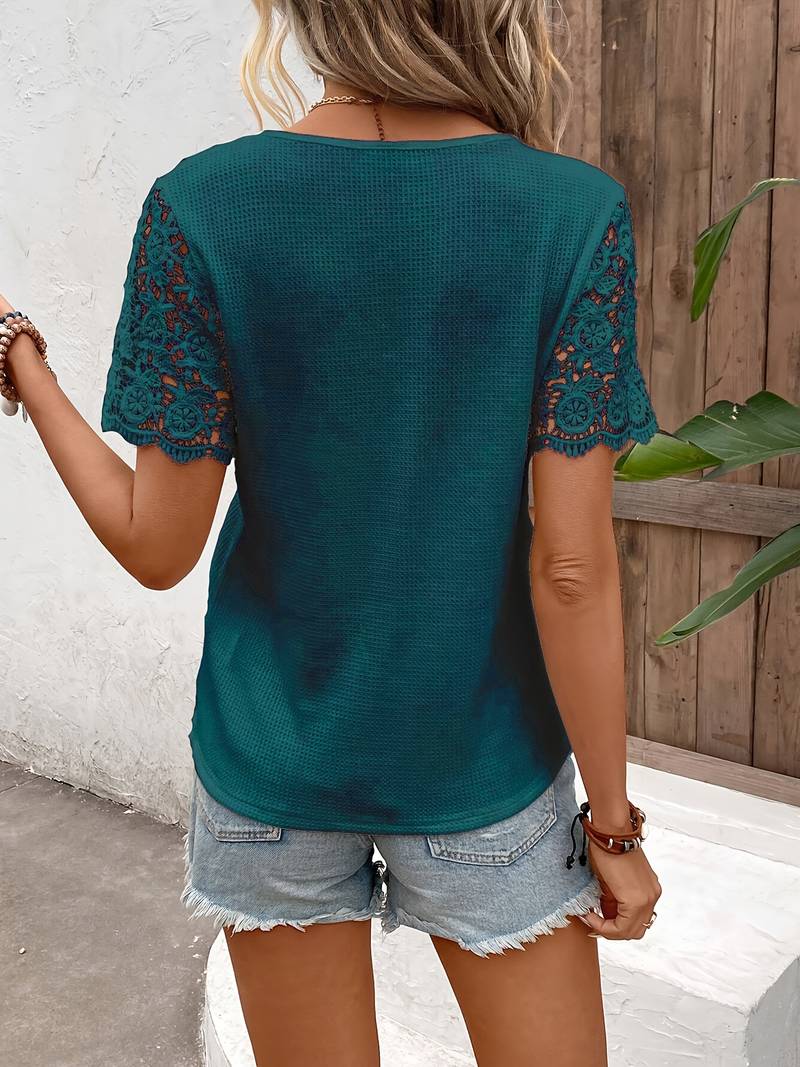 Nisa | Camiseta Elegante de Manga Corta con Detalle de Encaje